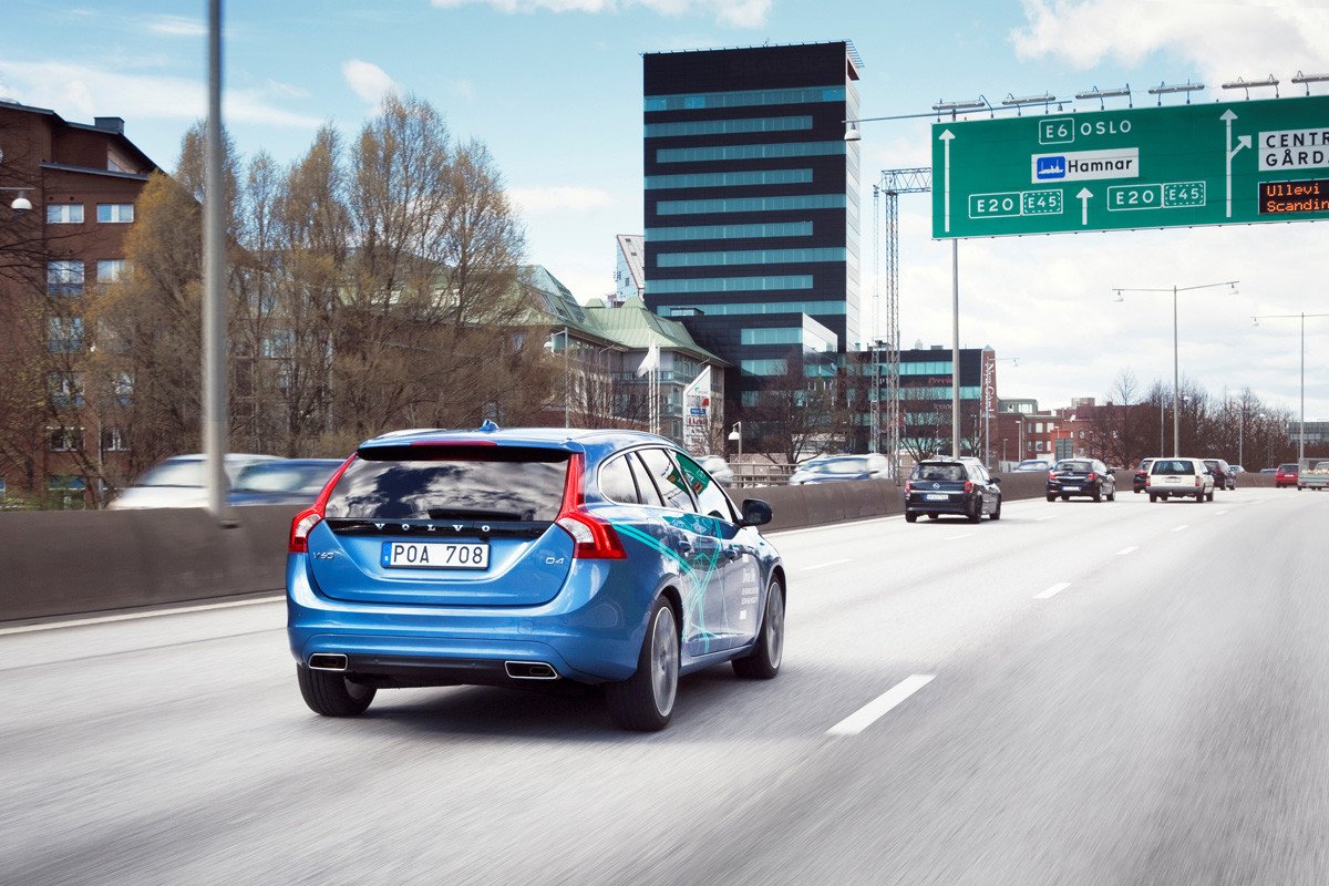 Volvo realiza las primeras pruebas de conducción automática en carretera abierta