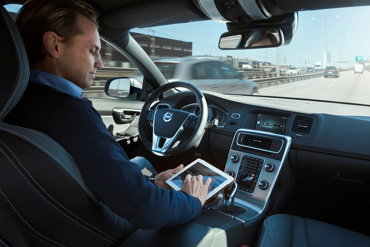 Volvo realiza las primeras pruebas de conducción automática en carretera abierta