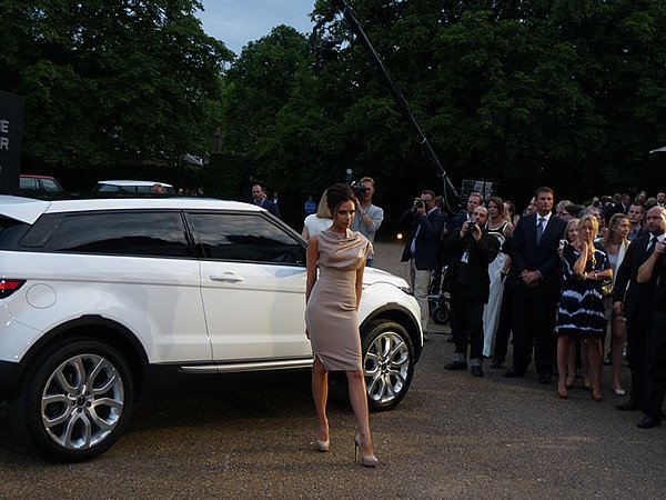 Más fotos del Range Rover Evoque y Victoria Beckham, diseñadora creativa para ediciones es