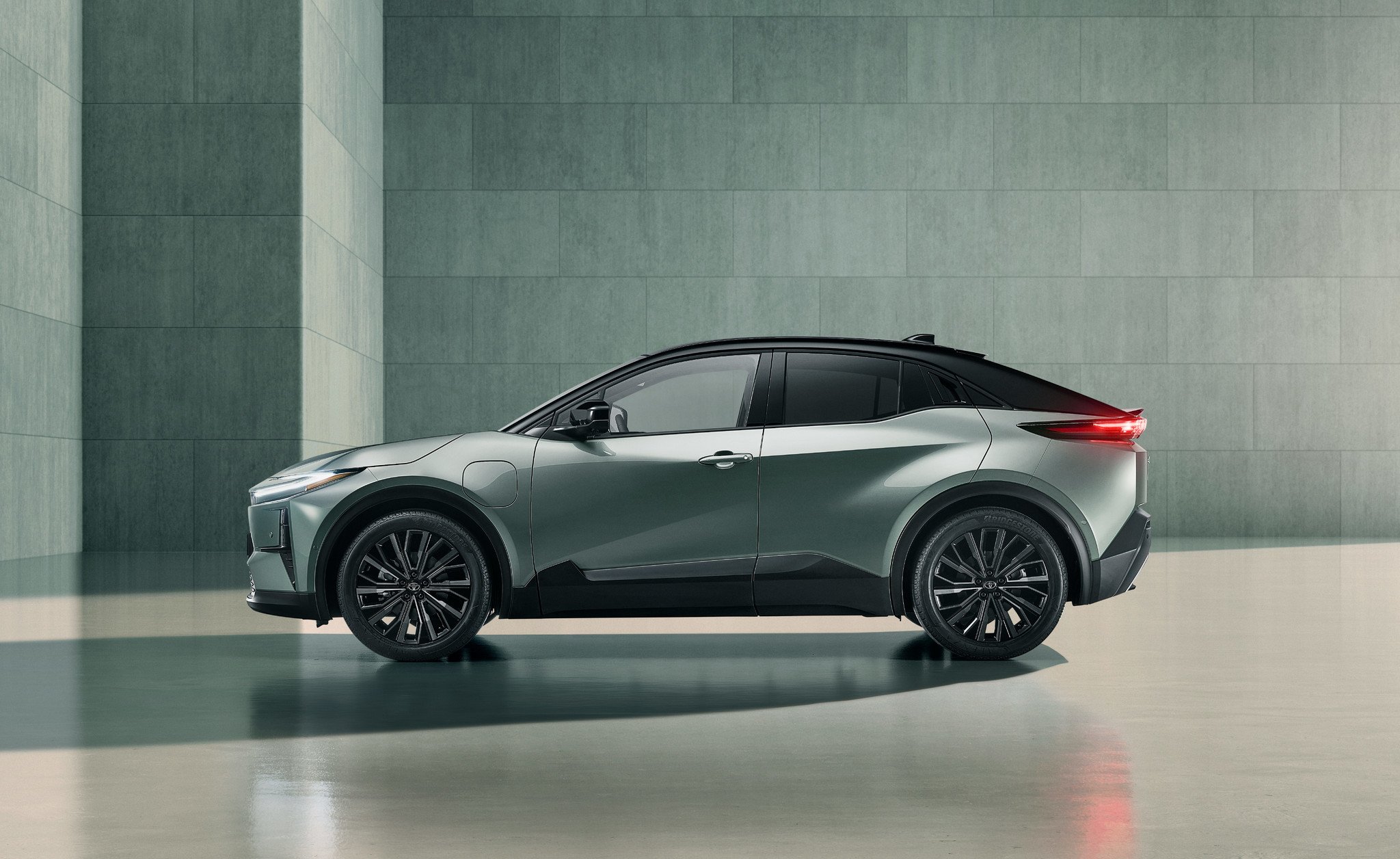 Toyota C-HR eléctrico