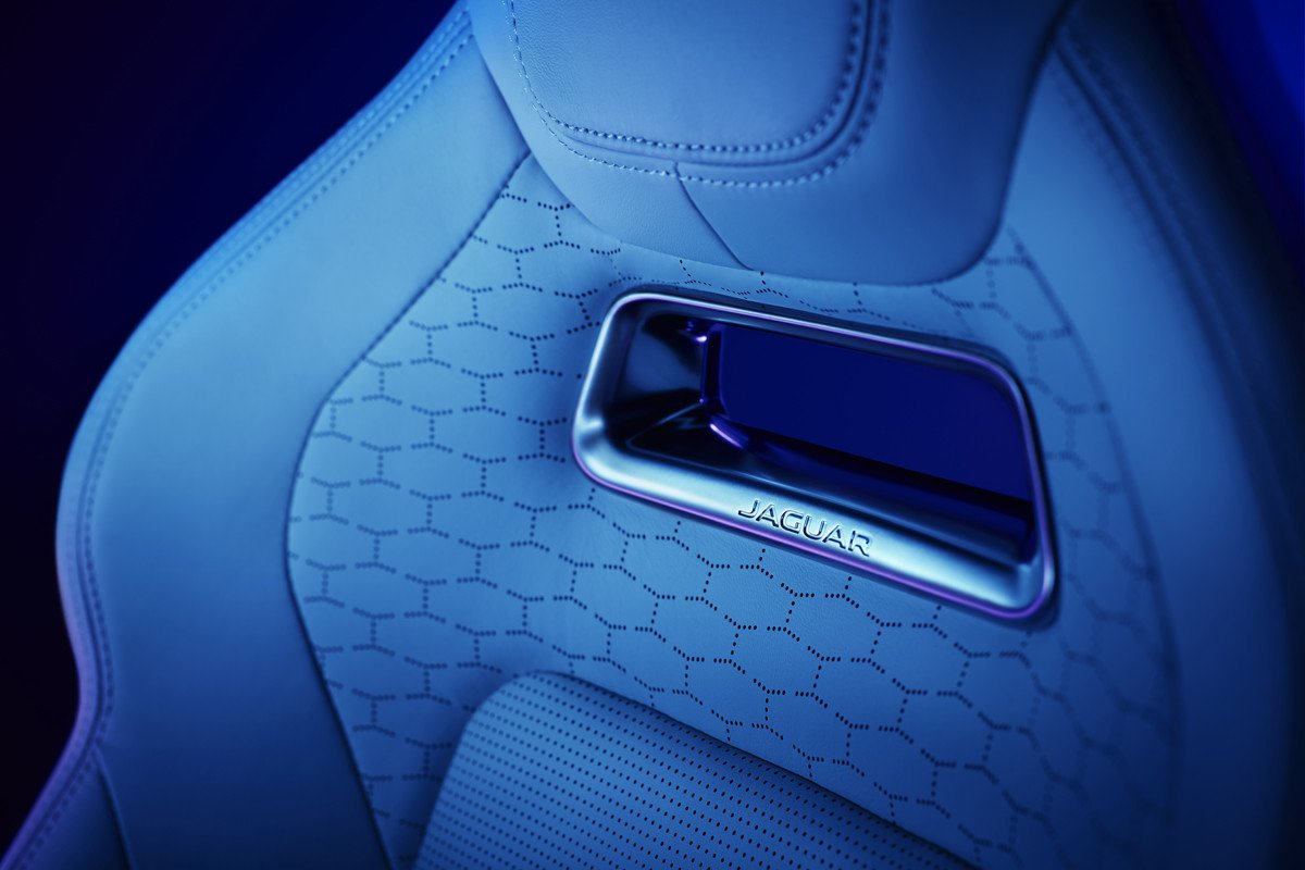 Jaguar F-PACE 2023: el PHEV con batería más grande, suma tecnología y simplifica gama