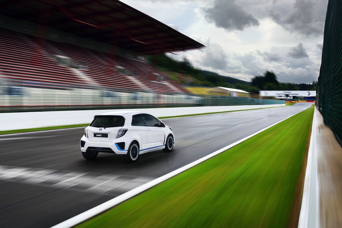 Toyota Yaris Hybrid-R Concept con 4 motores y 420 CV.