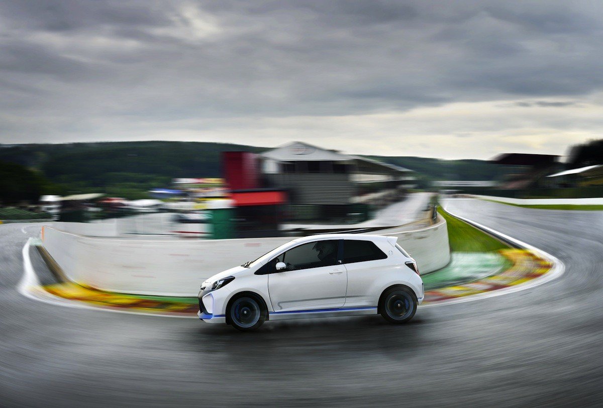 Toyota Yaris Hybrid-R Concept con 4 motores y 420 CV.