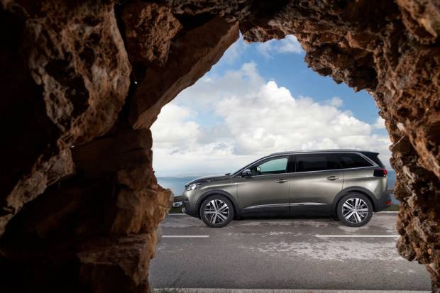 Gama SUV de Peugeot: 5008, el espacioso