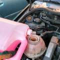 Expertos nos cuentan cuándo cambiar el líquido refrigerante del coche