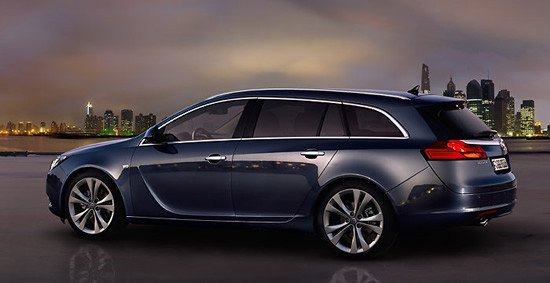 Comprar coche: Opel Insignia, ¿Sport 2.0 CDTI 160cv o Sport 2.0 Turbo 220cv 4×4?