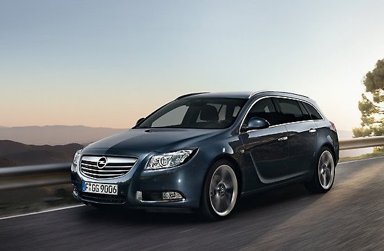 Comprar coche: Opel Insignia, ¿Sport 2.0 CDTI 160cv o Sport 2.0 Turbo 220cv 4×4?