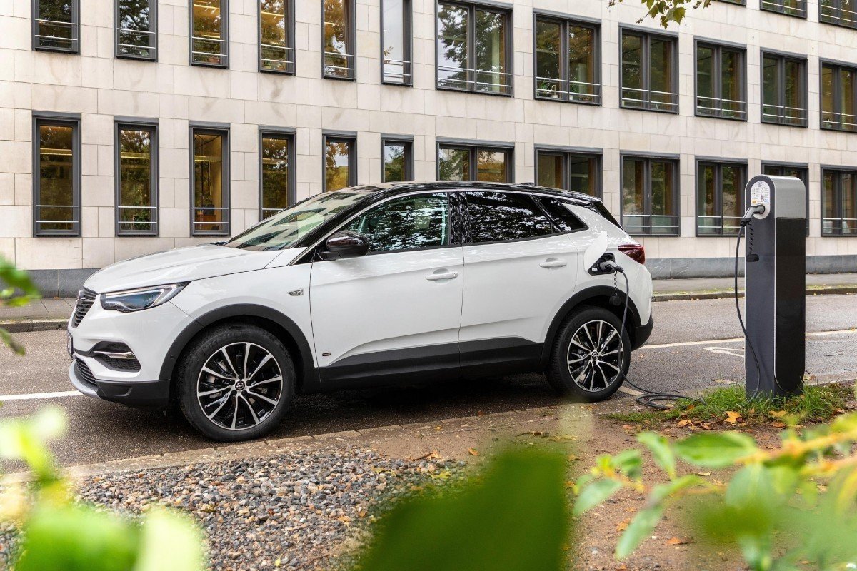 Histórico: ya se venden más coches electrificados que diésel