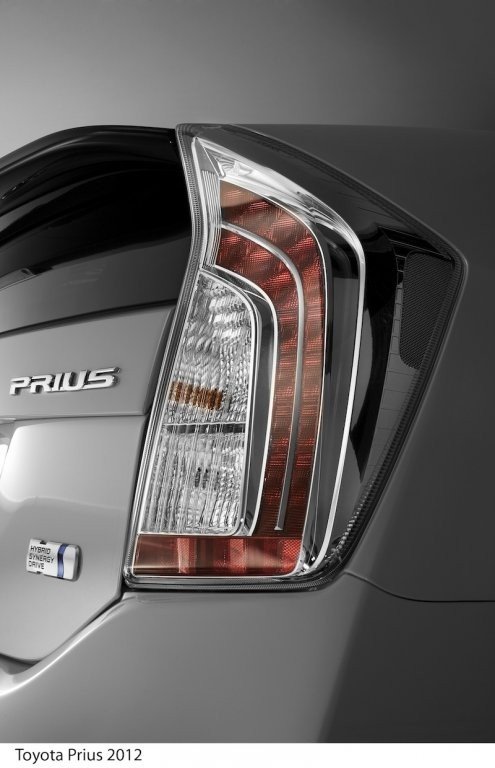 Toyota Prius 2012, nuevo diseño y equipamiento