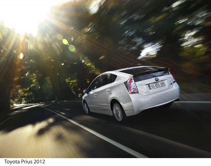 Toyota Prius 2012, nuevo diseño y equipamiento
