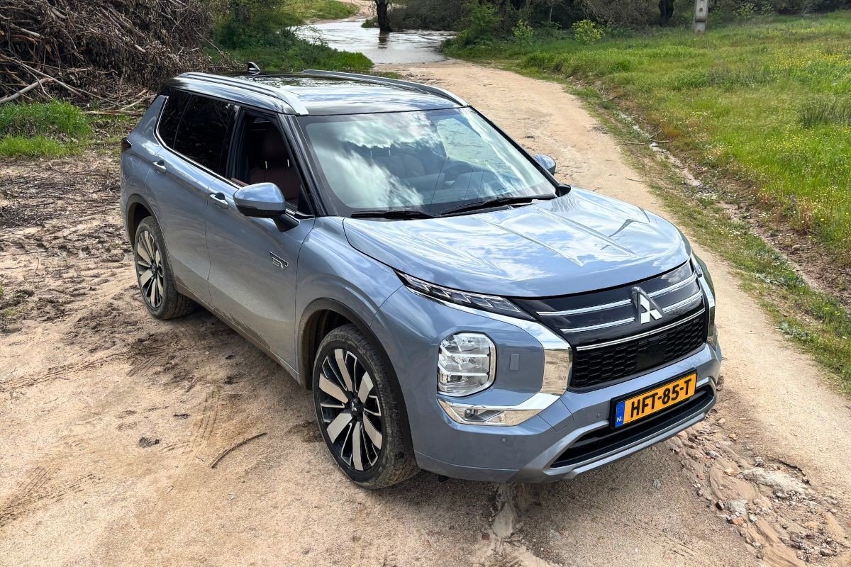 Mitsubishi Outlander 2025