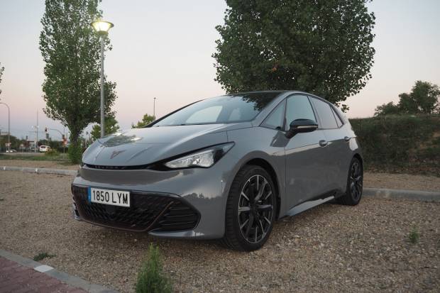 Prueba y opinión del CUPRA Born: interior, precio y autonomía con el Battery Pack