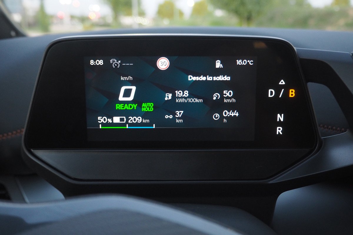 Prueba y opinión del CUPRA Born: interior, precio y autonomía con el Battery Pack