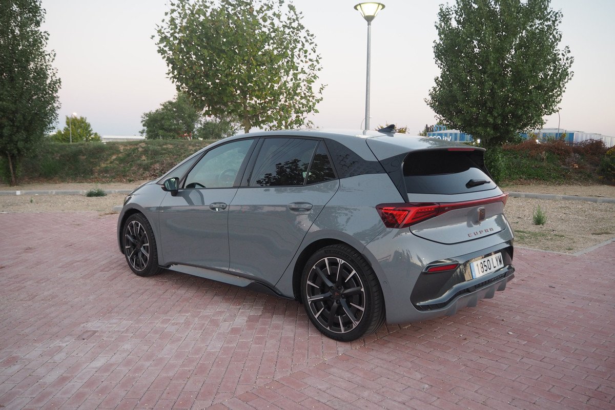 Prueba y opinión del CUPRA Born: interior, precio y autonomía con el Battery Pack