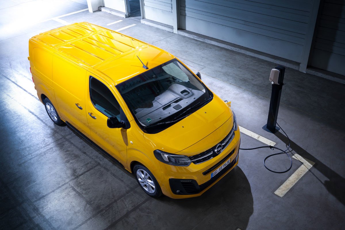 Prueba Opel Vivaro-e: te contamos todo sobre la furgoneta eléctrica