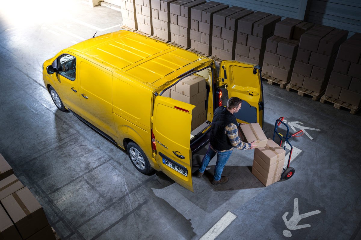 Prueba Opel Vivaro-e: te contamos todo sobre la furgoneta eléctrica