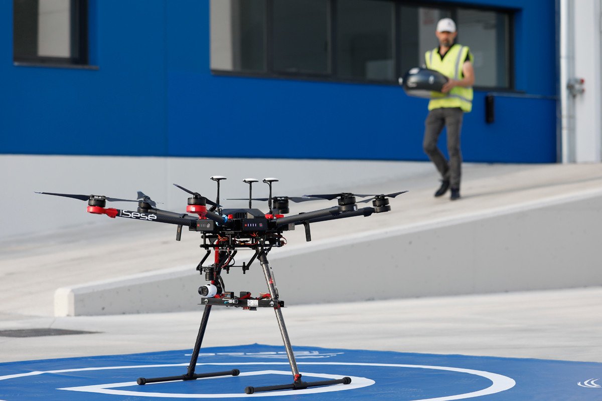 SEAT usa drones para el transporte de piezas