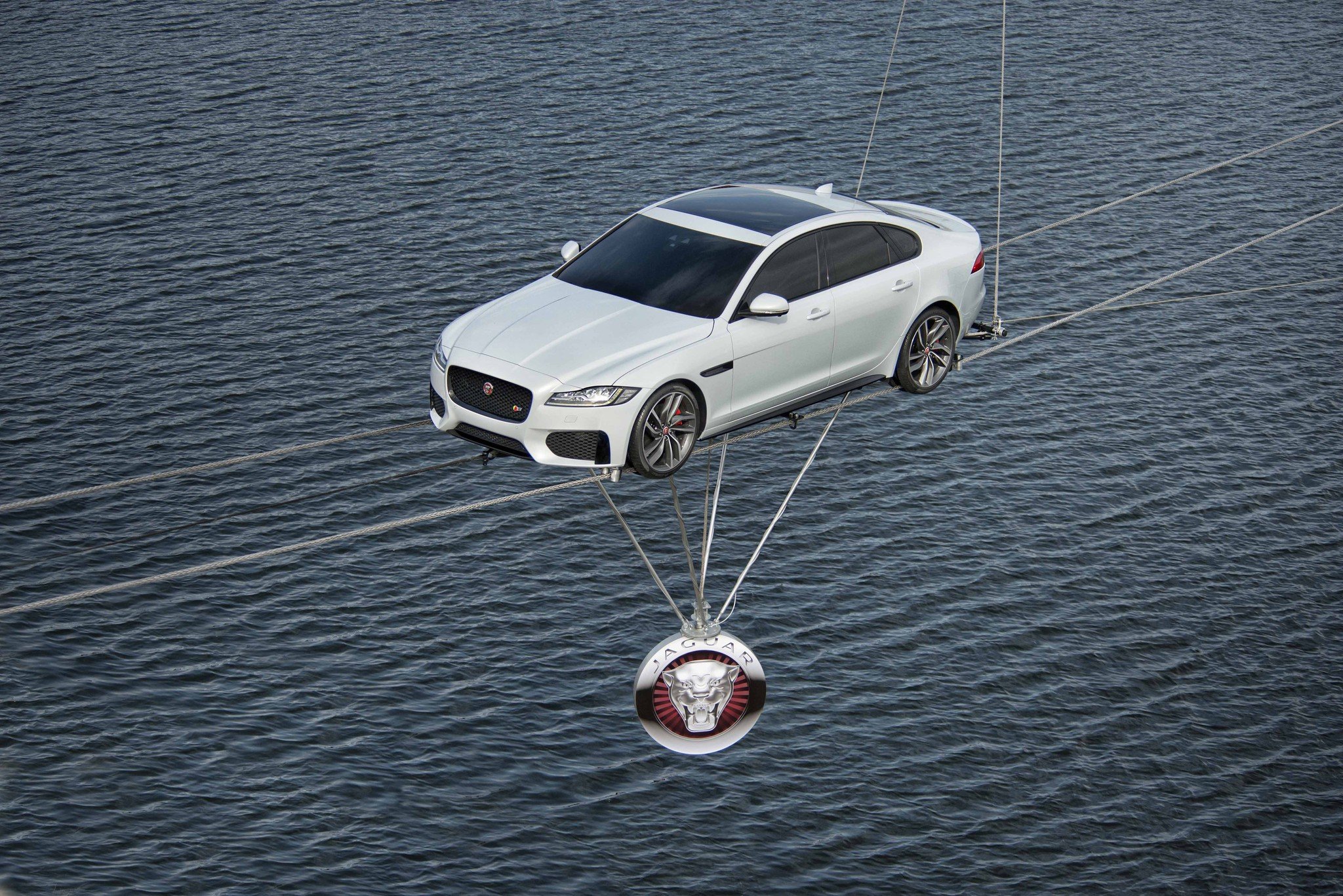 El nuevo Jaguar XF 2016, más eficiente y refinado