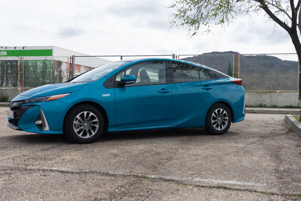 Prueba Toyota Prius Plug-in, autonomía, techo solar y precio
