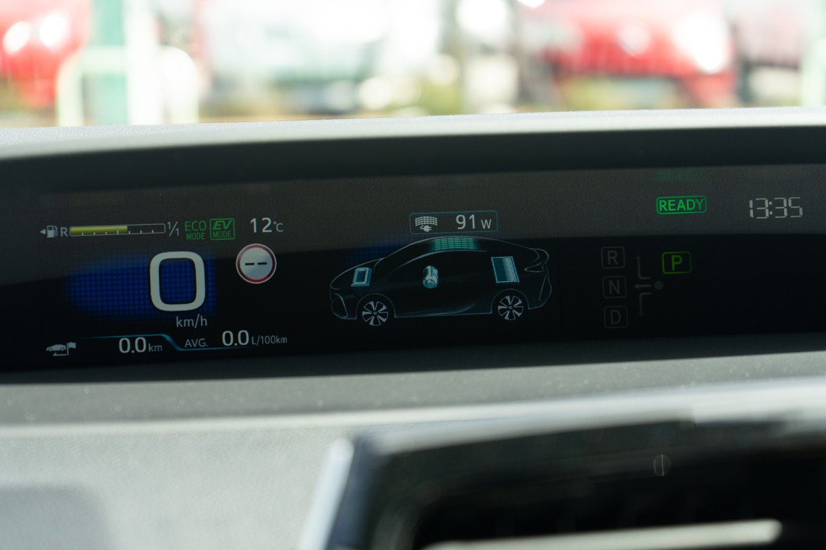 Prueba Toyota Prius Plug-in, autonomía, techo solar y precio