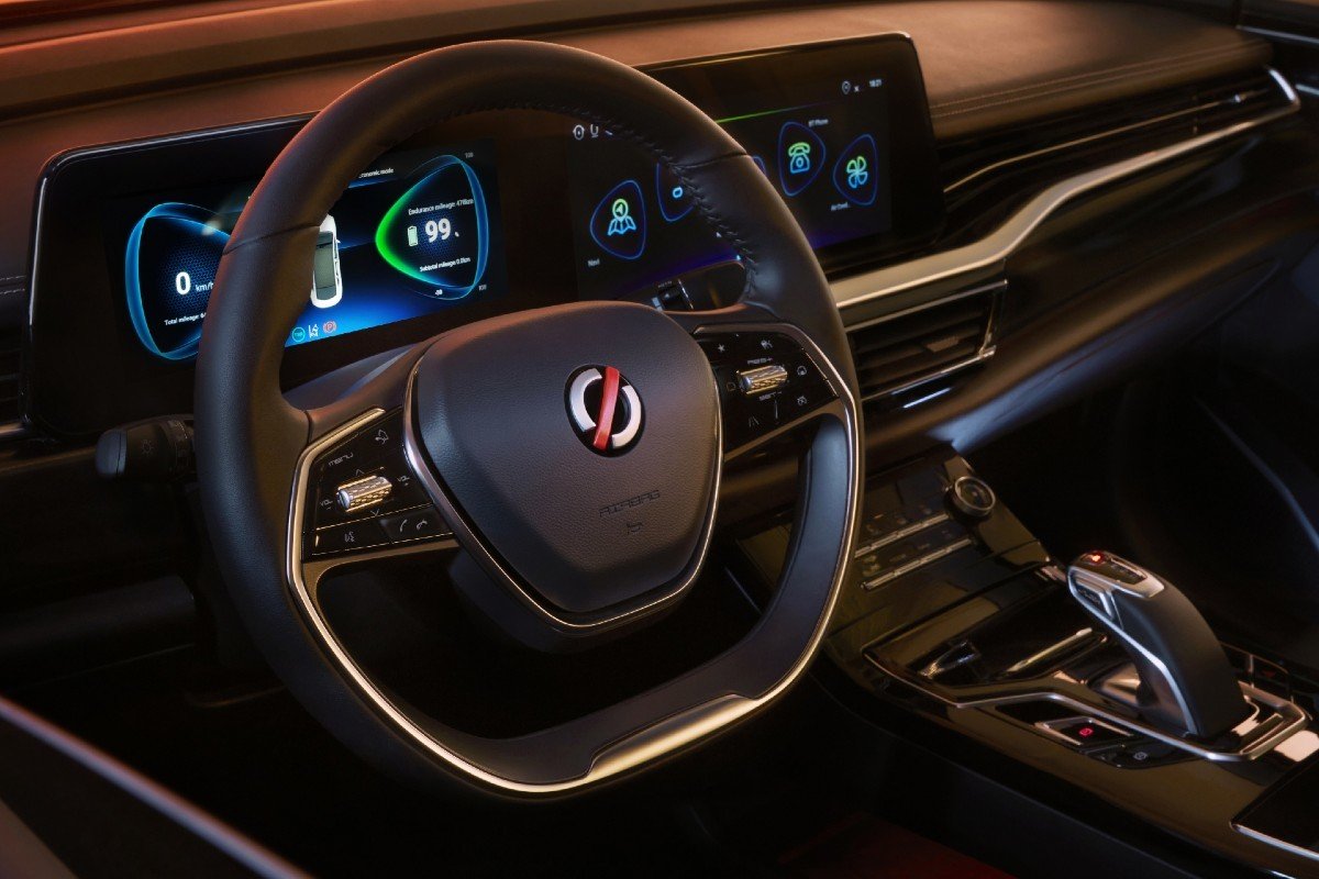 Mobilize Limo: así es el futuro que Renault propone para taxis y VTC