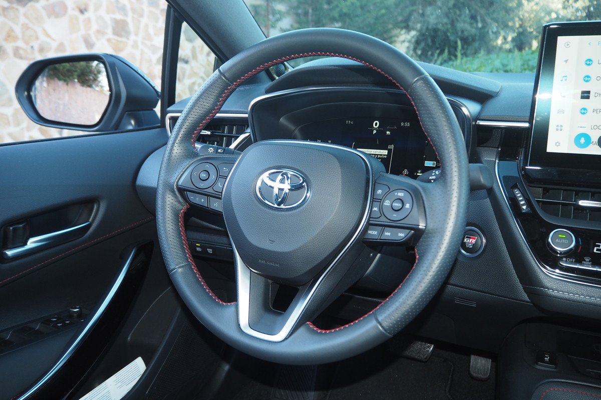 Prueba y opinión Toyota Corolla: el compacto más vendido con un híbrido muy ahorrador