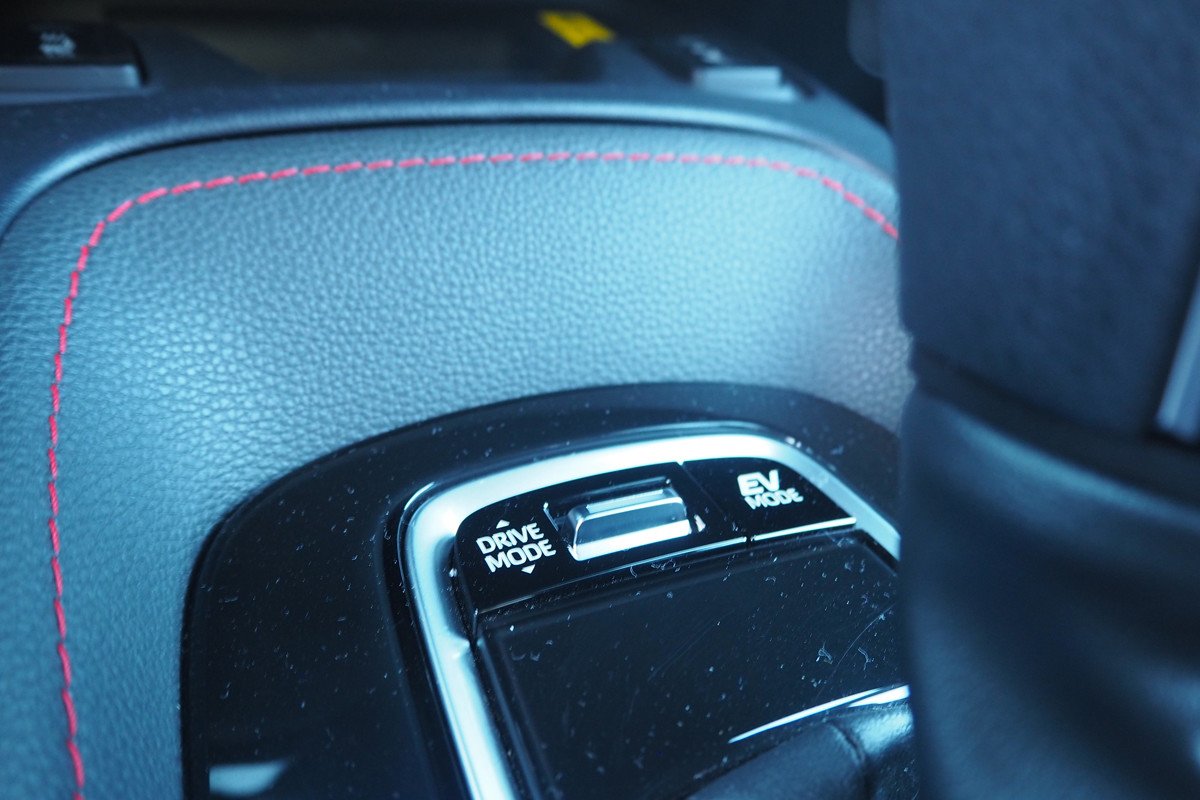Prueba y opinión Toyota Corolla: el compacto más vendido con un híbrido muy ahorrador