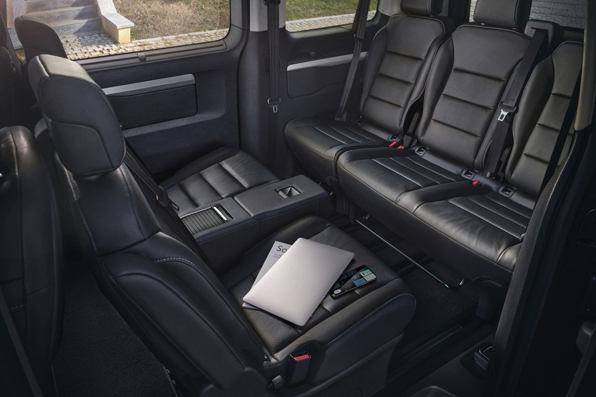 Así es el nuevo Fiat E-Ulysse: monovolumen eléctrico, configuraciones y precios
