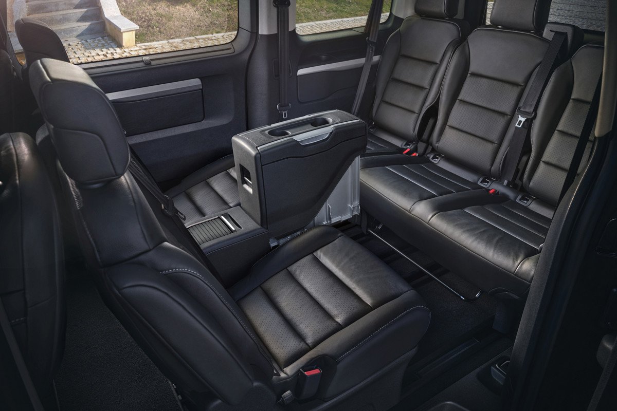 Así es el nuevo Fiat E-Ulysse: monovolumen eléctrico, configuraciones y precios