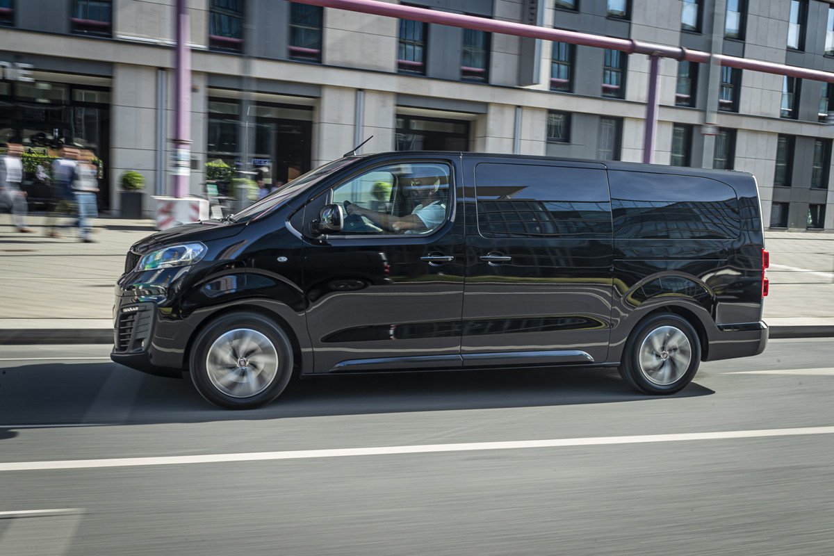 Así es el nuevo Fiat E-Ulysse: monovolumen eléctrico, configuraciones y precios