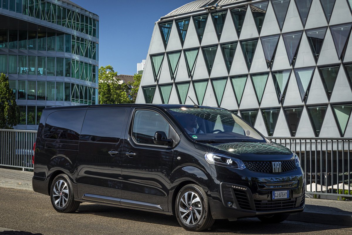 Así es el nuevo Fiat E-Ulysse: monovolumen eléctrico, configuraciones y precios