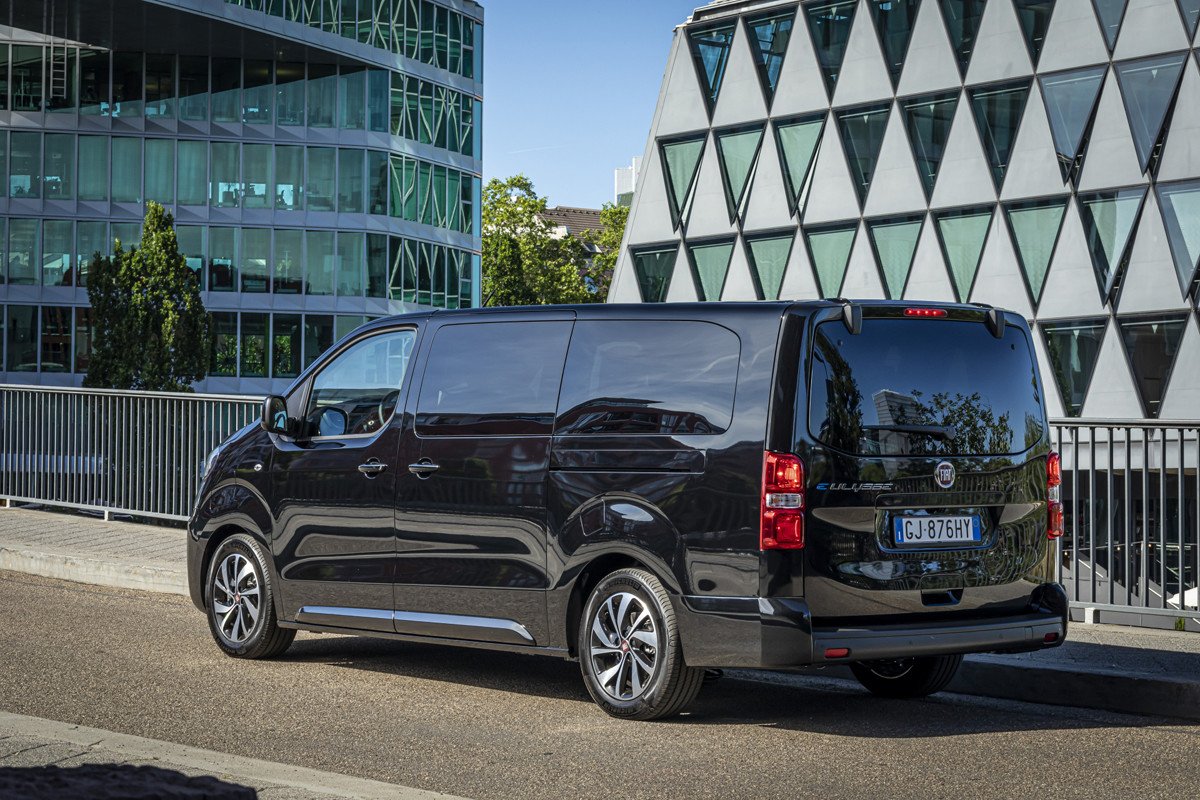 Así es el nuevo Fiat E-Ulysse: monovolumen eléctrico, configuraciones y precios