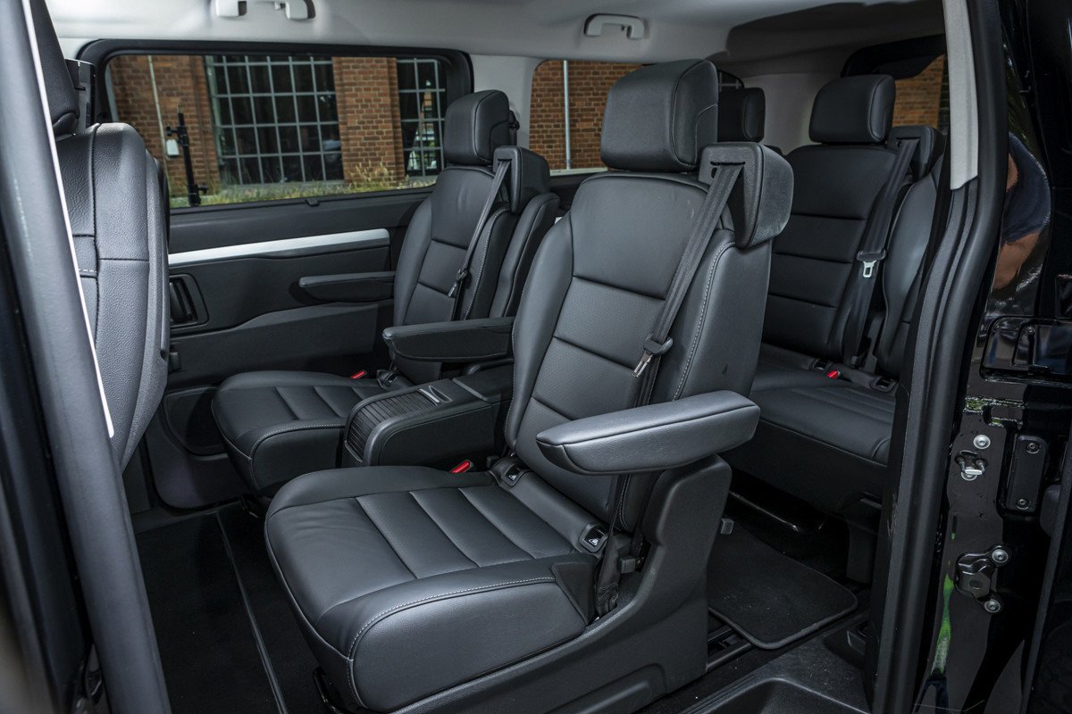 Así es el nuevo Fiat E-Ulysse: monovolumen eléctrico, configuraciones y precios