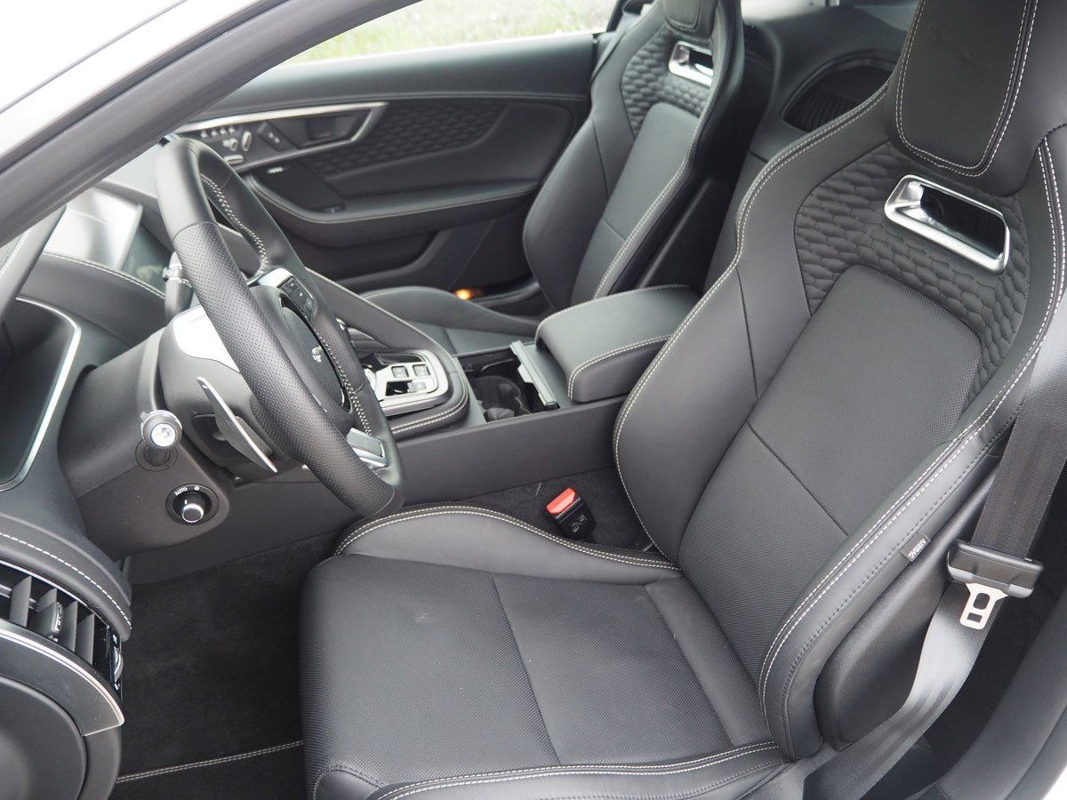 Prueba y opinión del Jaguar F-TYPE Coupé P300: un deportivo a tener en cuenta