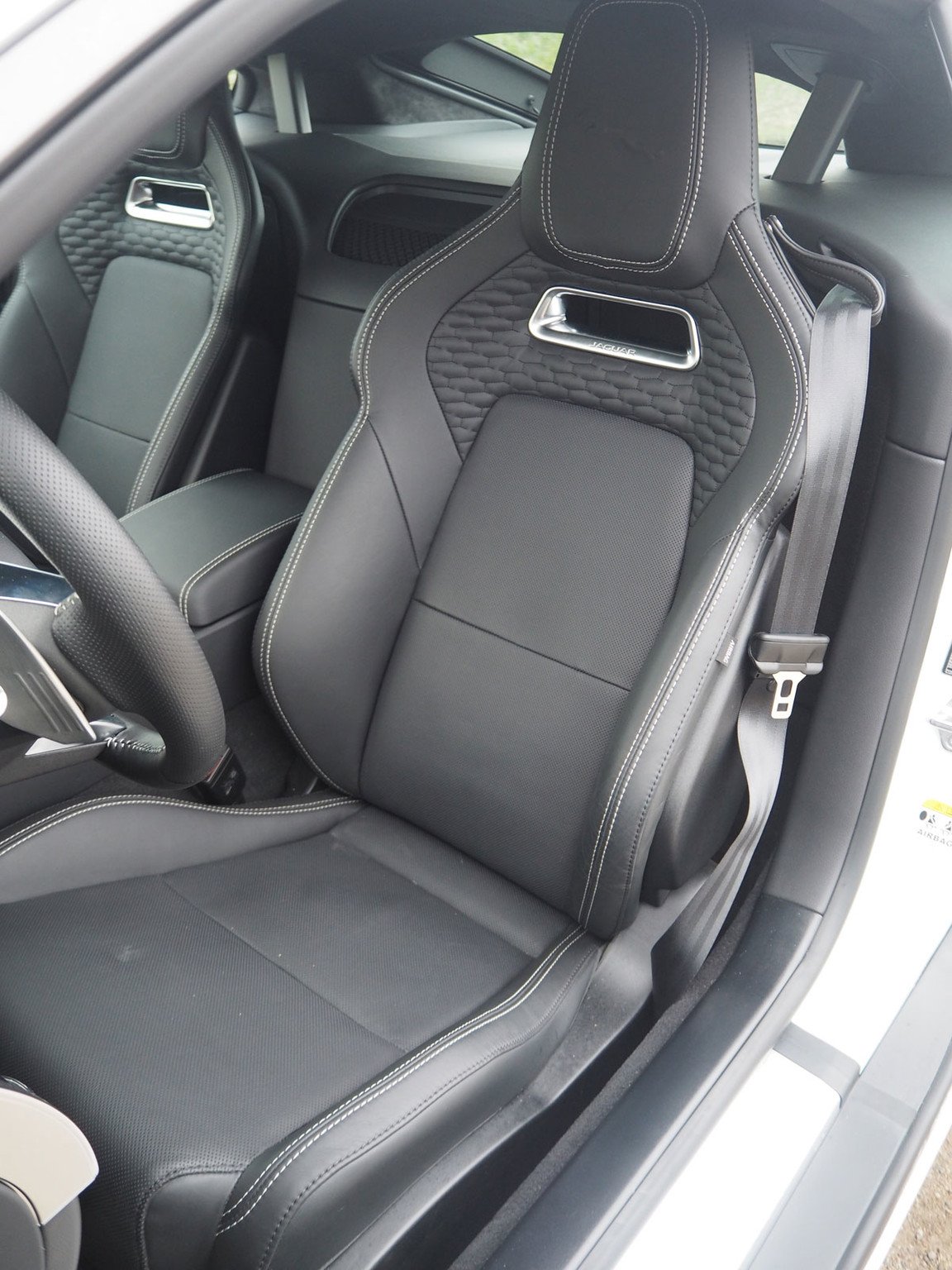 Prueba y opinión del Jaguar F-TYPE Coupé P300: un deportivo a tener en cuenta