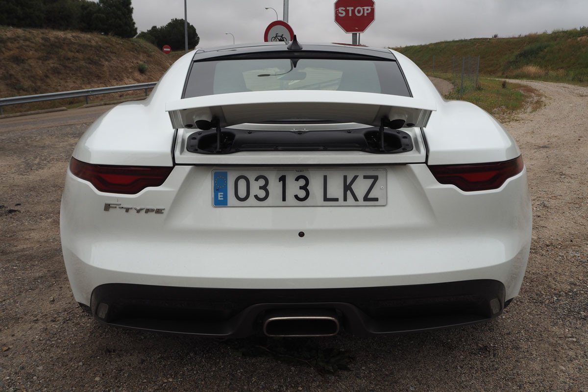 Prueba y opinión del Jaguar F-TYPE Coupé P300: un deportivo a tener en cuenta