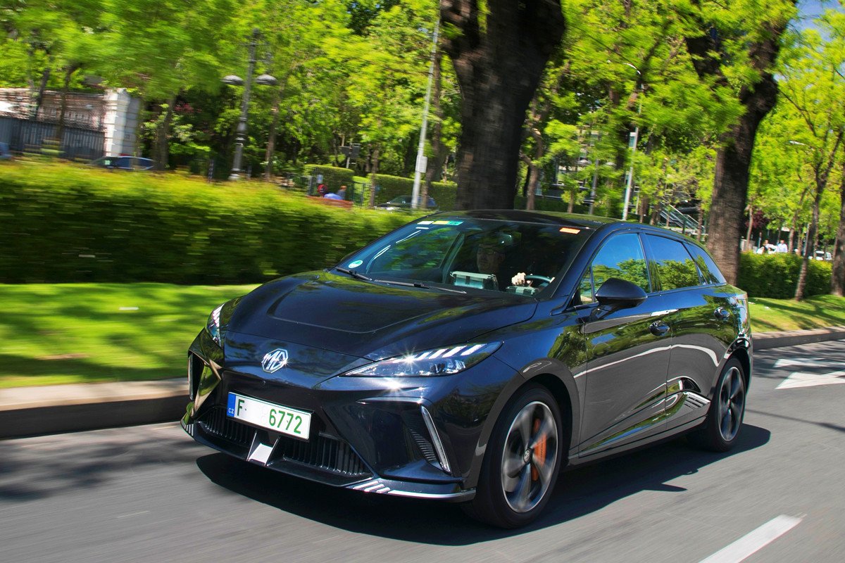 Prueba del MG4 XPOWER: un compacto deportivo eléctrico muy potente y barato