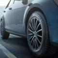 Llevar neumáticos distintos en el coche, ¿se puede?