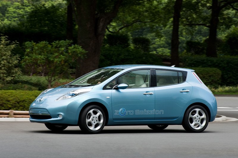 Nissan “pasa” de los híbridos y lanzará en 2010 un coche de “cero emisiones”