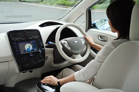 Nissan “pasa” de los híbridos y lanzará en 2010 un coche de “cero emisiones”