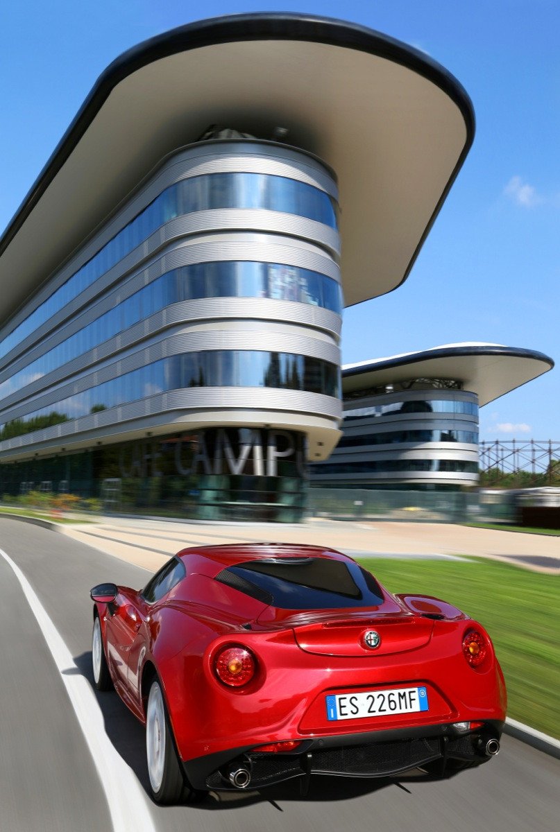 Prueba: Alfa Romeo 4C, un deportivo biplaza para disfrutar conduciendo