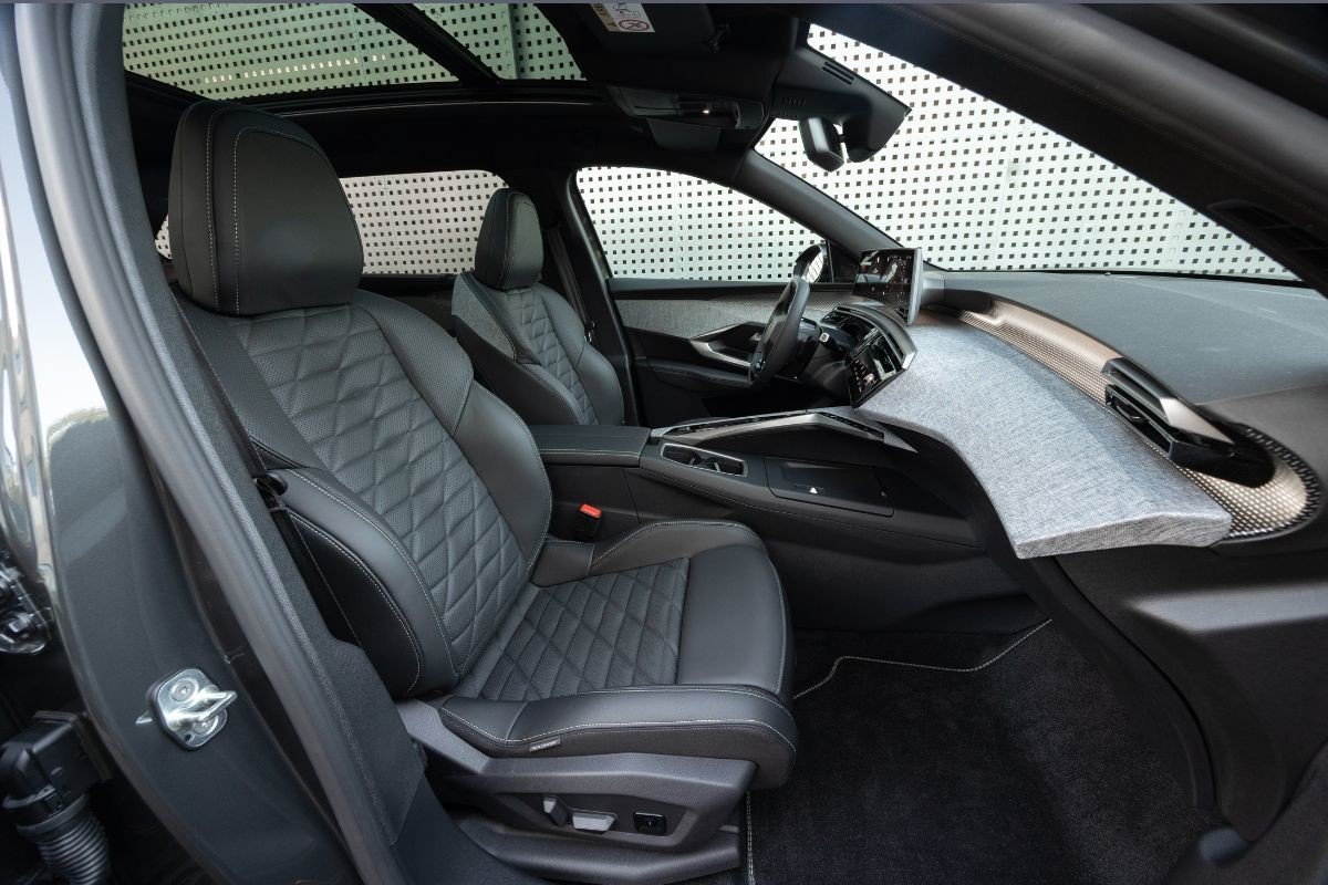 Peugeot E-5008 Dual Motor