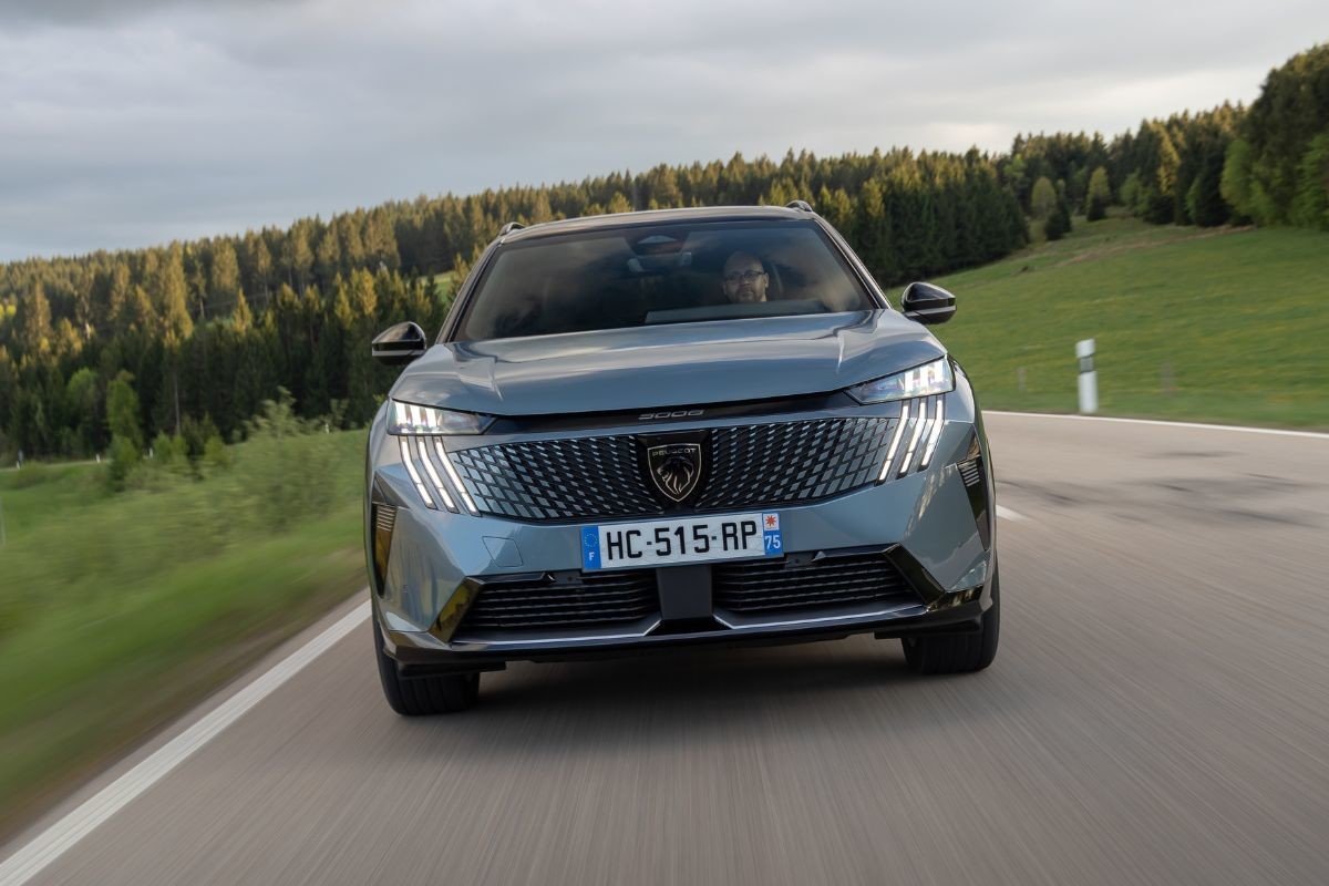 Peugeot E-5008 Dual Motor