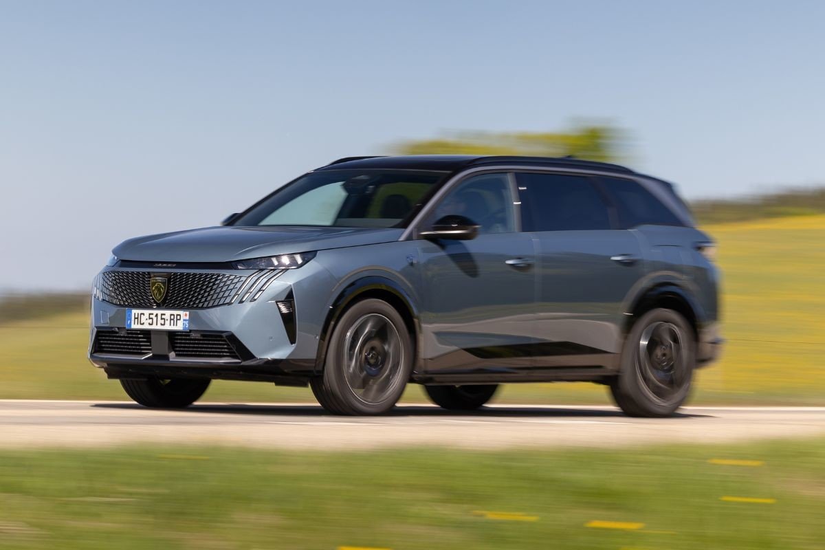 Peugeot E-5008 Dual Motor