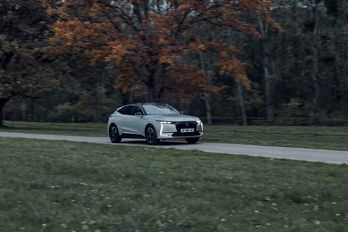 Los nuevos DS3 y DS4 montan un motor con hibridación ligera y etiqueta ECO