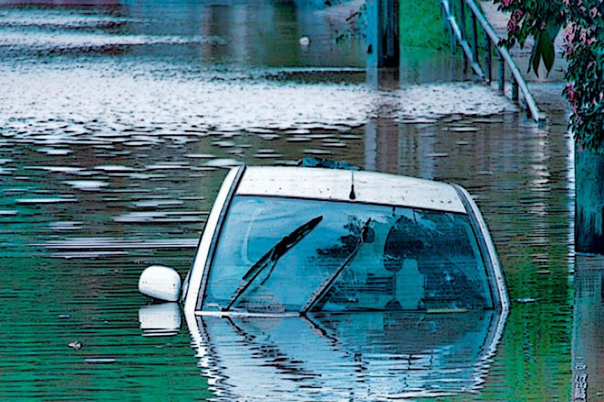 Qué hacer si te sorprende una riada en coche