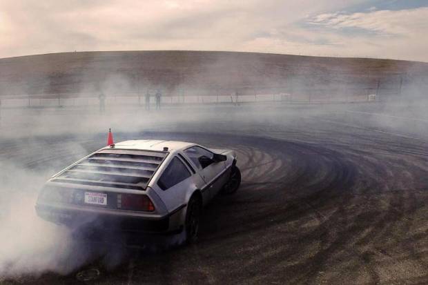 VÍDEO: Marty, el DeLorean autónomo... ¡Que hace drift por sí mismo!