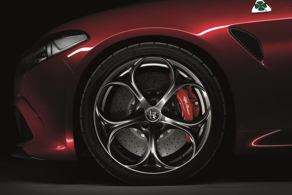 Nuevo Alfa Romeo Giulia Quadrifoglio, deportivo sin complejos