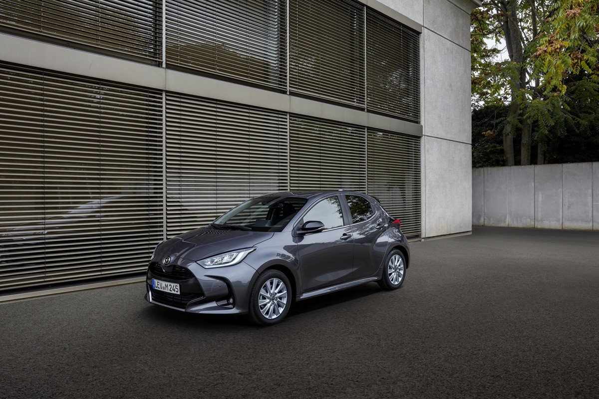 Primeras imágenes y datos del próximo Mazda 2: con el motor híbrido del Yaris