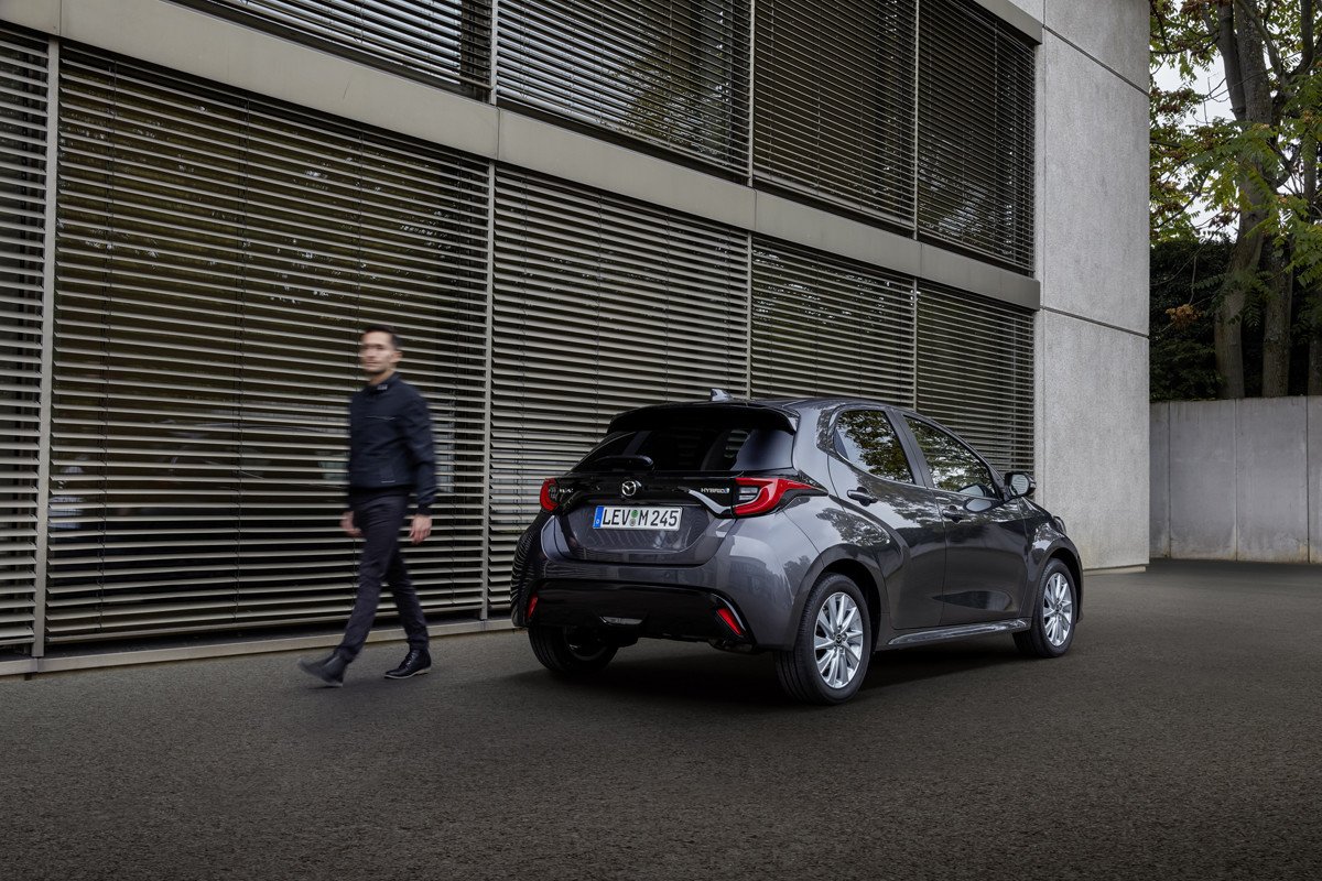 Primeras imágenes y datos del próximo Mazda 2: con el motor híbrido del Yaris
